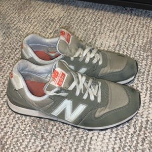 New Balance 696 sneakers